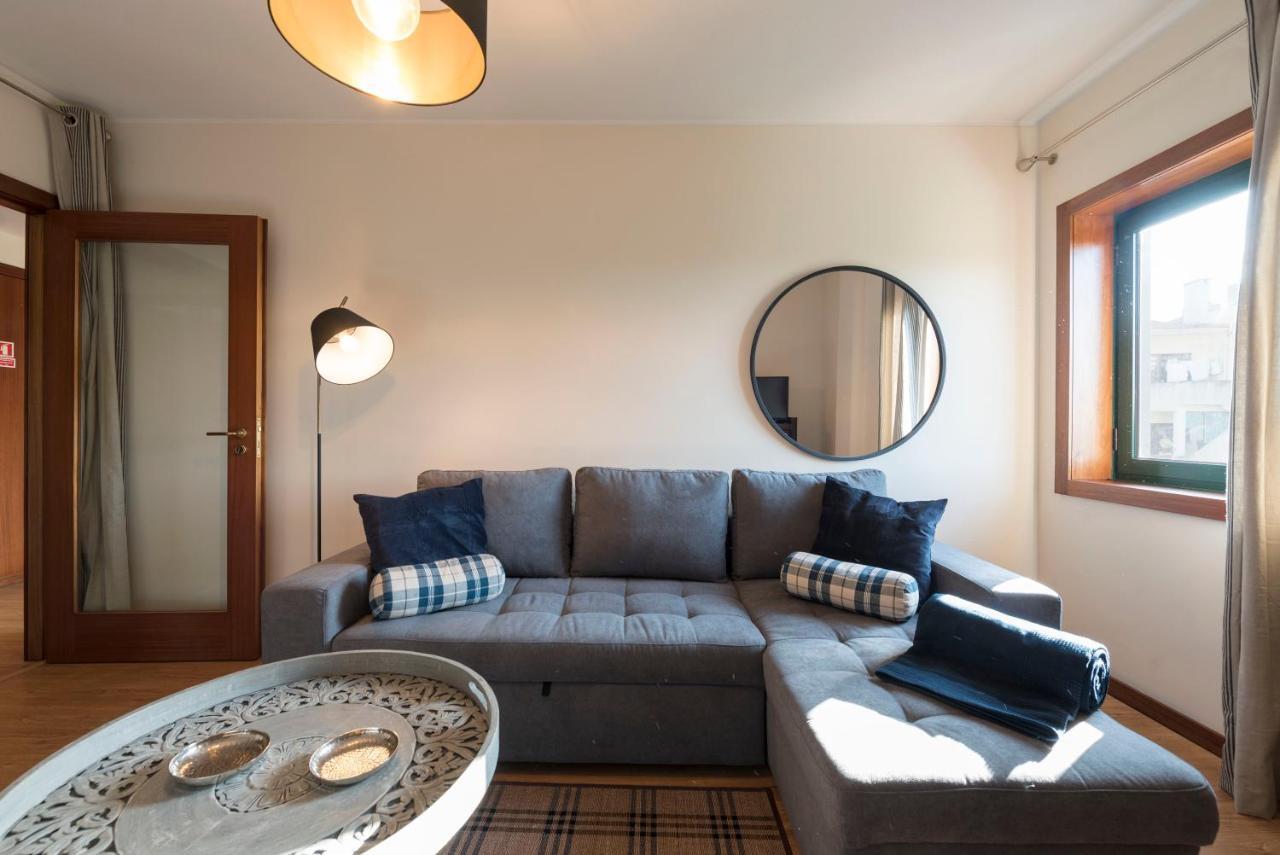Lovelystay - Homey Feeling Flat W/ Free Parking Porto Exterior photo